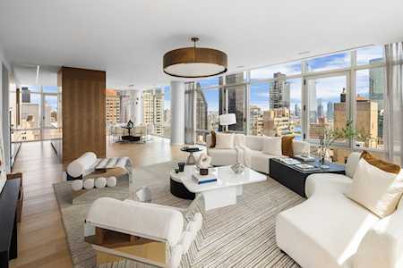 219 E 44th St #35 New York, NY 10017