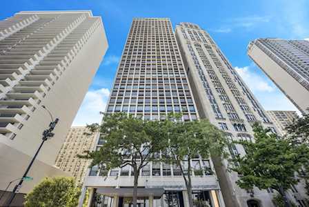 1240 N Lake Shore Dr #14A Chicago, IL 60610