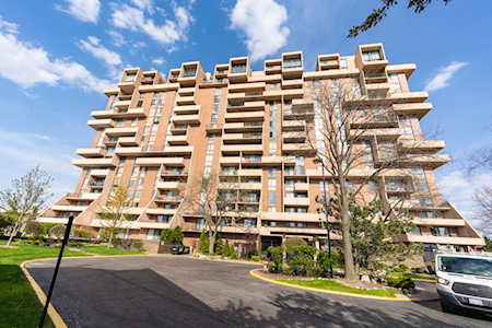 465 W Dominion Dr #903 Wood Dale, IL 60191