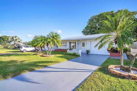 6716 NW 71st St Tamarac, FL 33321
