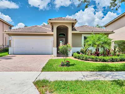 16440 Ruby Lk Weston, FL 33331