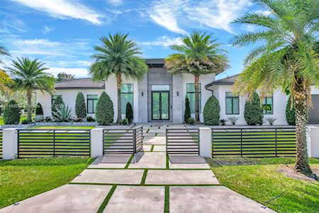 4841 SW 76th Ave Davie, FL 33328