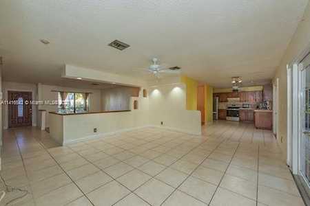10727 NW 18th Ct Coral Springs, FL 33071
