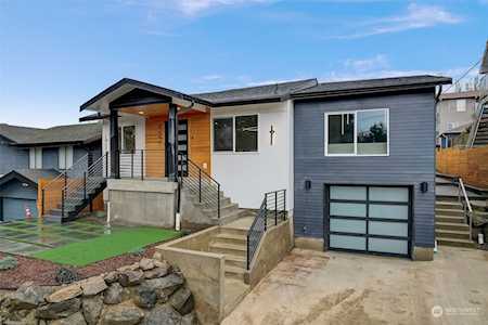 9446 36th Ave SW Seattle, WA 98126