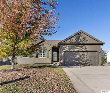 814 Lake Vista Dr Papillion, NE 680460000