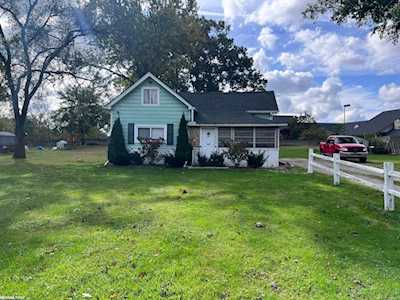 15600 Millar Rd Clinton Township, MI 48036