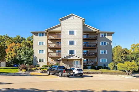 4026 Creek Hill Dr Bettendorf, IA 52722