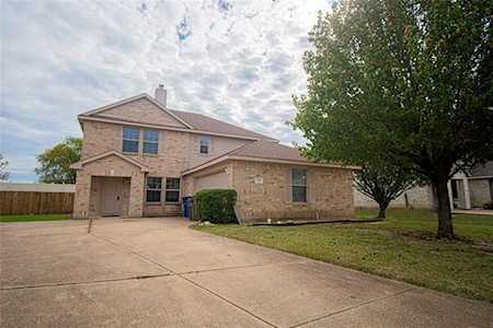 332 Bob White Drive Red Oak, TX 75154