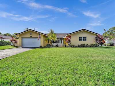 3502 NW 84th Ter Coral Springs, FL 33065