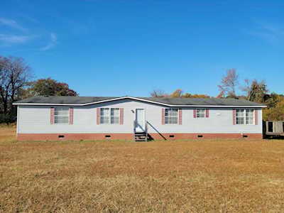7996 Us 701 Highway Newton Grove, NC 28366