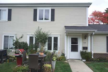 1112 Cove Dr Prospect Heights, IL 60070