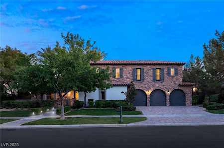 27 Greenside Dr Las Vegas, NV 89141