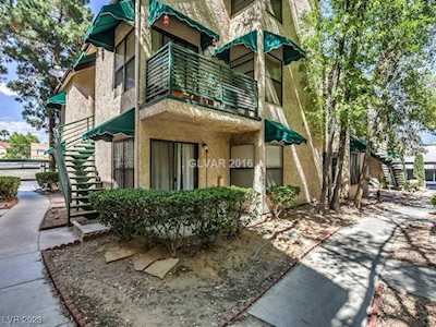530 Elm Dr #204 Las Vegas, NV 89169