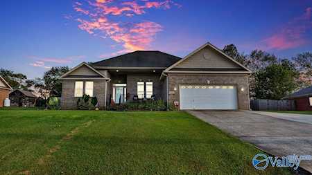 110 Bucks Pocket Drive New Market, AL 35761