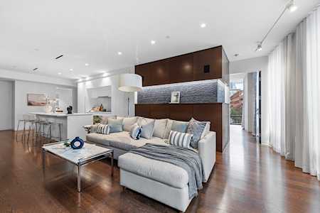 10 Farnsworth St #402 Boston, MA 02210
