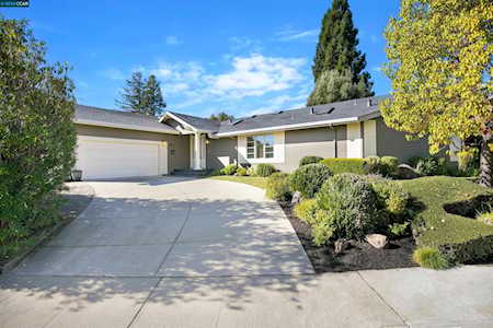 2739 Lariat Ln Walnut Creek, CA 94596
