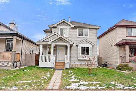 277 Somerside Close SW Calgary, AB T2Y 4E7