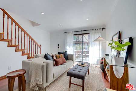 11127 La Maida St #32 North Hollywood, CA 91601