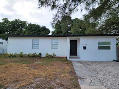 1155 NW 9th Ave Fort Lauderdale, FL 33311