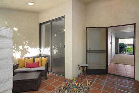 2192 S Via Mazatlan Palm Springs, CA 92264