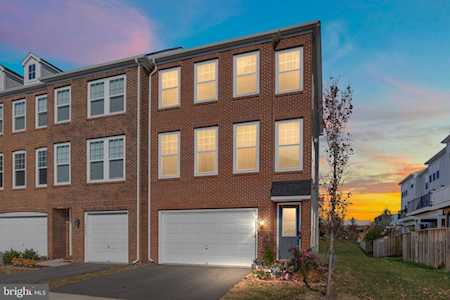 42304 Lancaster Woods Square Chantilly, VA 20152