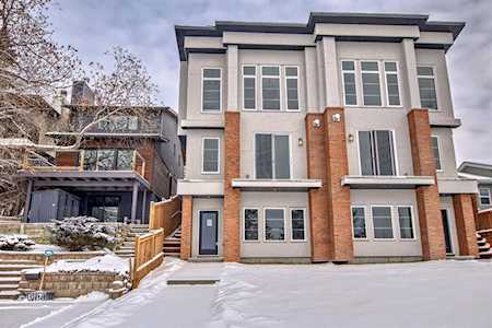 5236 22 Ave NW Calgary, AB T3B 0Y9
