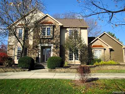 11689 Deer Creek Circle Circle Plymouth Twp, MI 48170