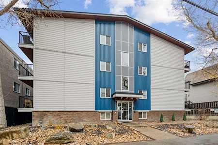 626 2 Ave NE #403 Calgary, AB T2E 0E8