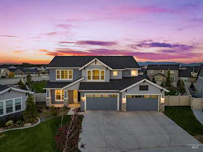 5232 W Octavia Dr. Meridian, ID 83646