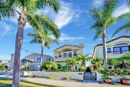 614 19th St Huntington Beach, CA 92648