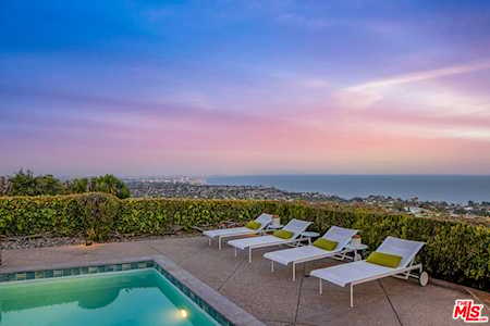 1172 Lachman Ln Pacific Palisades, CA 90272
