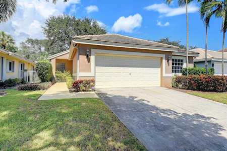 2821 S Clearbrook Circle Delray Beach, FL 33445