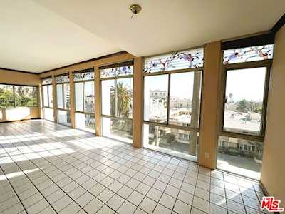 7135 Hollywood Blvd #302 Los Angeles, CA 90046