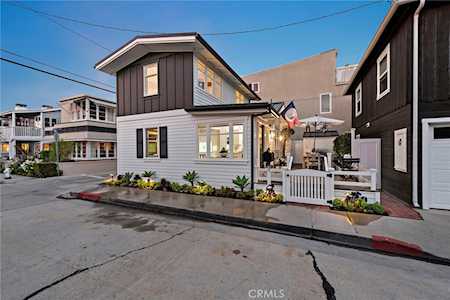 104 Onyx Ave Newport Beach, CA 92662