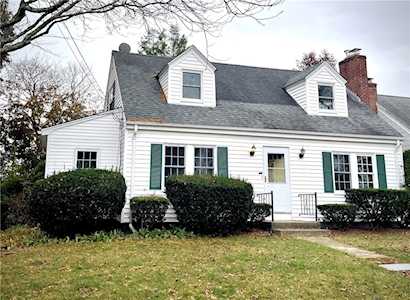85 Wannamoisett Rd East Providence, RI 02914