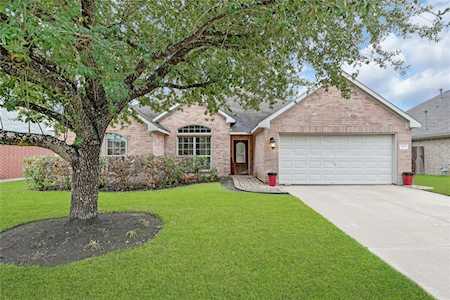 1011 Brazos Court League City, TX 77573