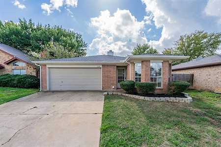 314 Moss Hill Drive Arlington, TX 76018