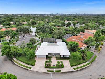 3240 N 36th St Hollywood, FL 33021