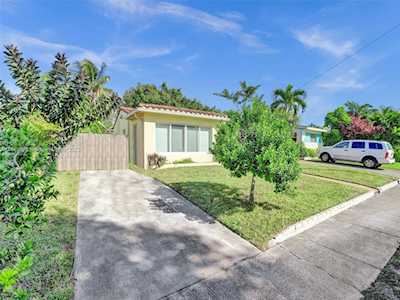 278 SW 8th St Dania Beach, FL 33004