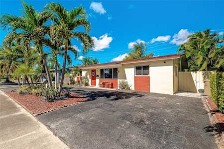 7711 NW 30th St Davie, FL 33024