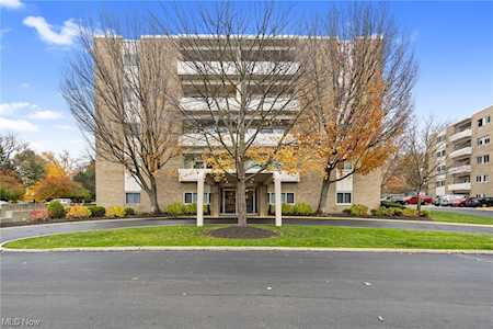 2109 Wooster Rd #26 Rocky River, OH 44116