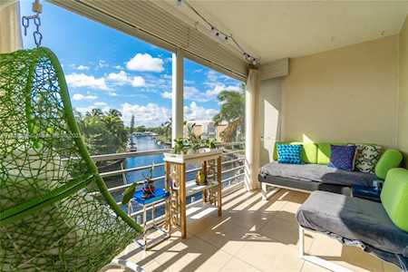 3010 NE 16th Ave #303 Oakland Park, FL 33334