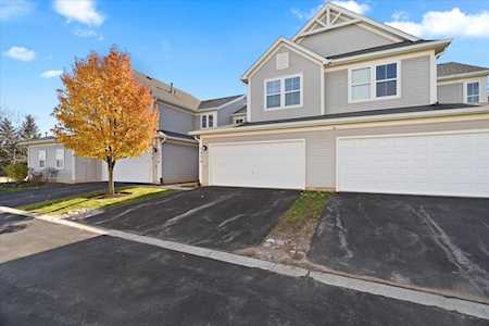 2974 Falling Waters Ln #18-297 Lindenhurst, IL 60046