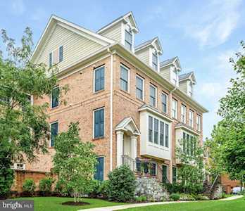 10605 Yorktown Dr Fairfax, VA 22030