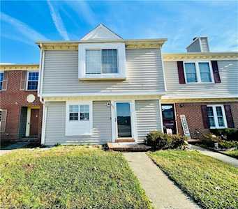 803 Huntly Dr Chesapeake, VA 23320