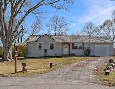1529 Calvert Ct E Gallatin, TN 37066