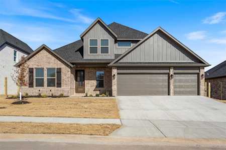 1820 Lotus Rd Centerton, AR 72719