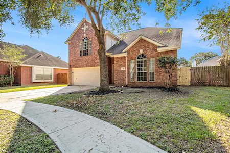 806 Tennyson Dr Pearland, TX 77584