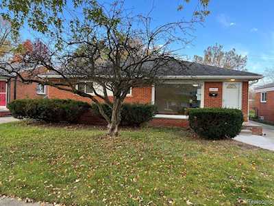12871 Columbia St Redford Twp, MI 48239