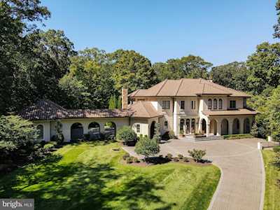 906 Turkey Run Rd Mclean, VA 22101